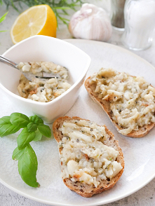 pasta z czosnku na kanapki. Przepis po kliknięciu w zdjęcie