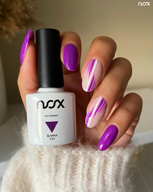 Śliwkowe paznokcie to wybór w sam raz na przełom września i października! W roli głównej nasza czarująca Śliwka! 