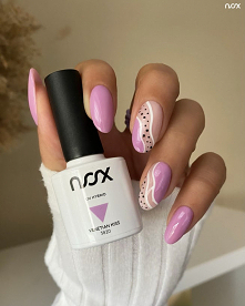 Róż jesienią? Jak najbardziej, zwłaszcza w tak efektownej odsłonie! W roli głównej Venetian Kiss! Pamiętajcie też, że z kodem #halloween2022 kupicie wszystkie produkty 15% tanie...