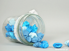 Tutorial ukazujący sposób tworzenia mini gwiazdek z paska papieru ;)