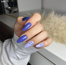 Fiolety nigdy nie wyjdą z mody, a szczególnie jesienią! Spójrzcie jak pięknie wygląda Jagodowy Mus w towarzystwie niewielkich gałązek! 