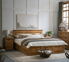 Sypialnia drewniana z dużym łóżkiem
Meble drewniane do sypialni
