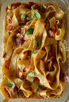 Makaron z fetą i pomidorami – hit tik-toka :)