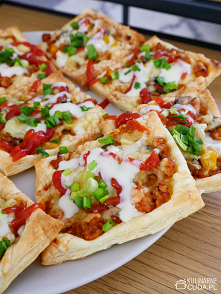 Zapiekanki na cieście francuskim