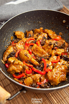 Wieprzowina po syczuańsku. Przepis na pyszne danie chińskie — Kulinarna Polska | Przepisy, gotowanie, jedzenie
Kawałki wieprzowiny otoczone delikatnym ciastem i zanurzone w wyra...