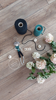 Breloczek chłopiec 

#Szydełkowa pracownia 
@szydelkowapracownia