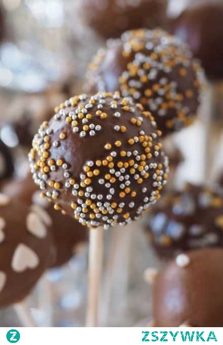 Cake pops - kulki na patyku - przepis od MniamMniam
